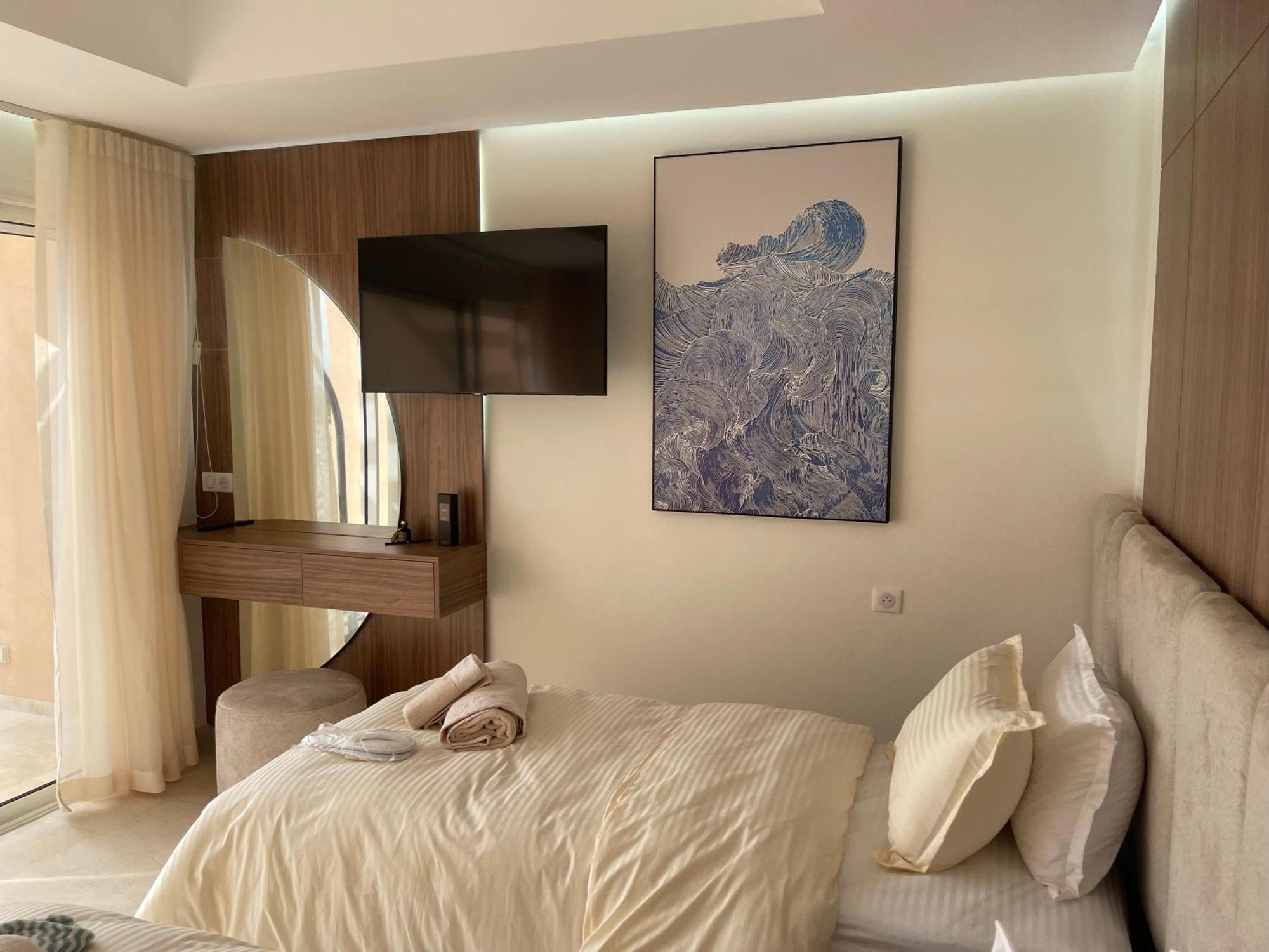Luxury Bay Apartment